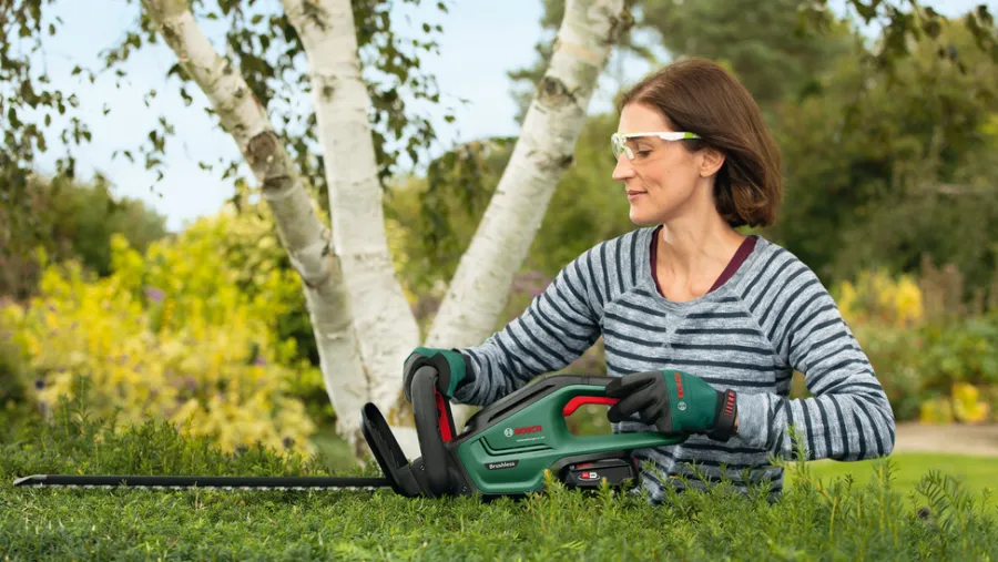Bosch batteridrevet hekksaks UniversalHedgeCut 18V-48 | Hekksakser